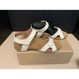 New! Womens Taos Locke Off White Leather Sandals. Size 7-7.5. Nice Sandals!
